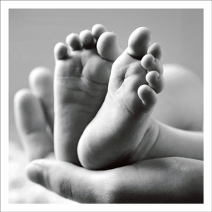 AGCP017 - Baby Feet Resting In Palm Of Hand - Photographic Card