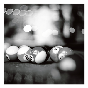 AGCP026 - Billiard Balls On Pool Table - Photographic Card