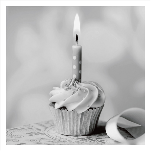 AGCP066 - Candle In Cupcake - Photographic Card